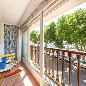 56 - Comme De Bateau à L'entrée Du Port , Marseille France